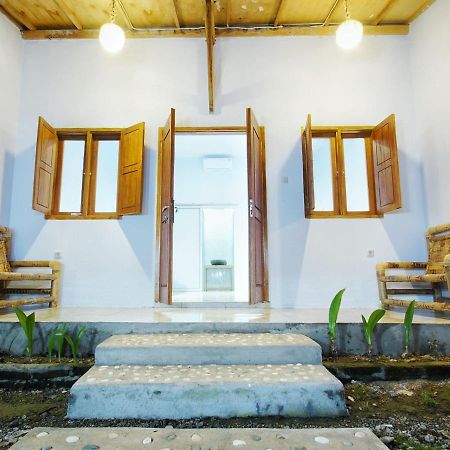 Sentul Hostel Kuta  エクステリア 写真