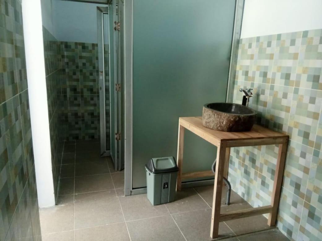 Sentul Hostel Kuta  エクステリア 写真