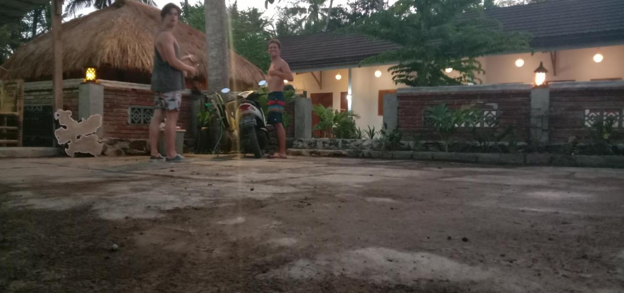 Sentul Hostel Kuta  エクステリア 写真