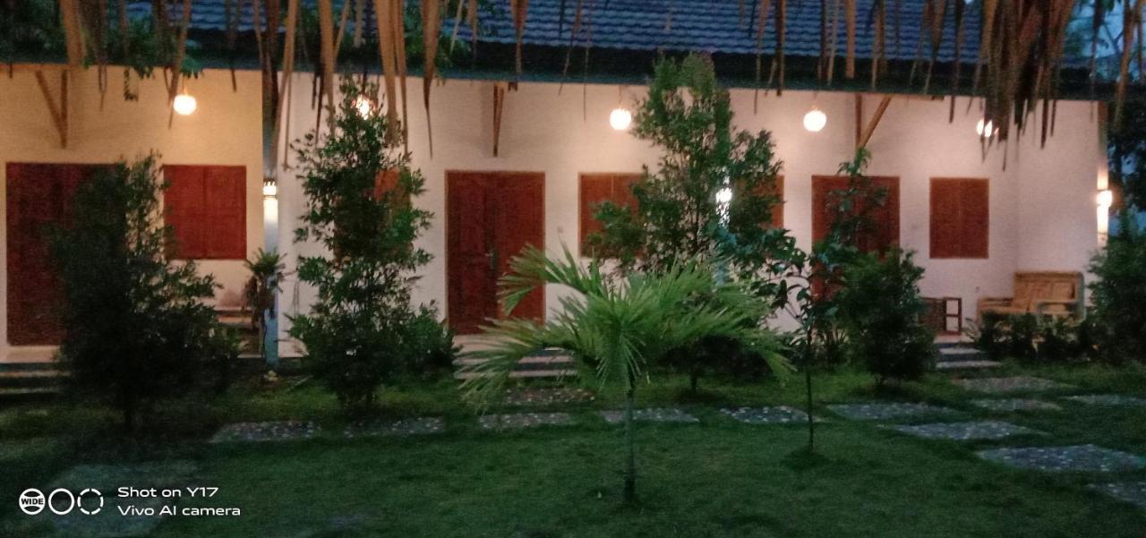 Sentul Hostel Kuta  エクステリア 写真