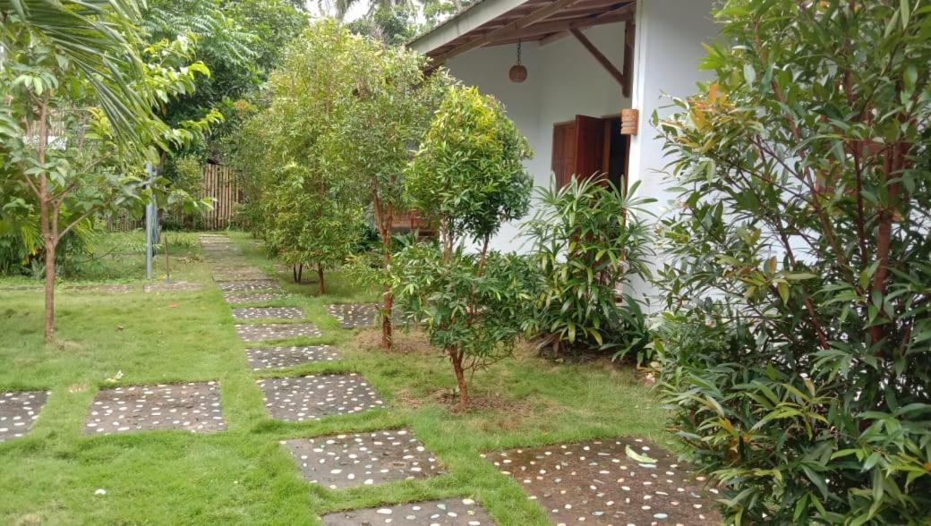Sentul Hostel Kuta  エクステリア 写真